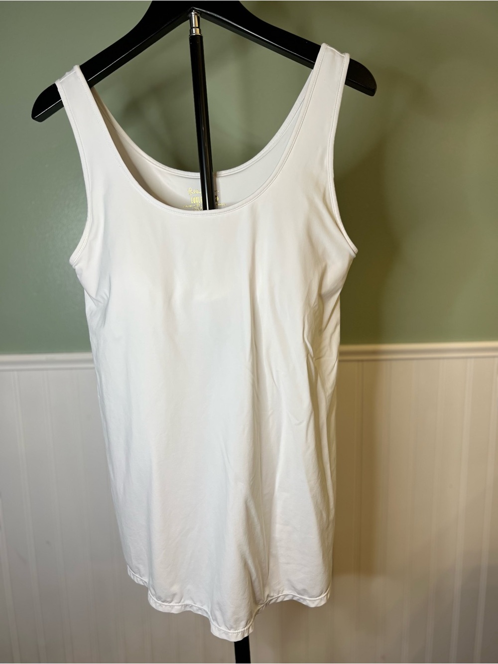 Lilly Pulitzer White Luxletic SPF50+ Tank. Size M
